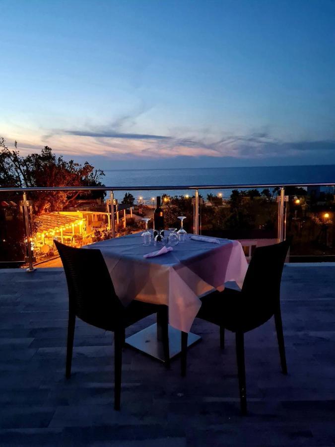 Frontemare Hotel Village & Ristorante Rodi Garganico Extérieur photo